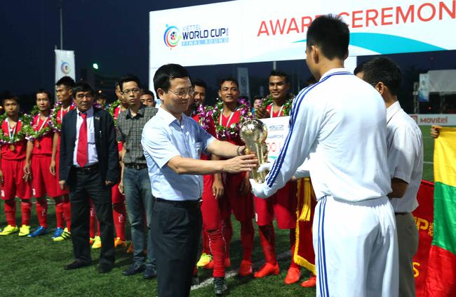 Đội b&oacute;ng tham dự bằng v&eacute; vớt v&ocirc; địch Viettel World Cup 2016 - Ảnh 2.