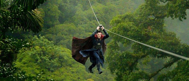 Cười t&eacute; ghế với ảnh chế Doctor Strange diễn s&acirc;u nhảy nh&oacute;t tr&ecirc;n phim trường - Ảnh 5.