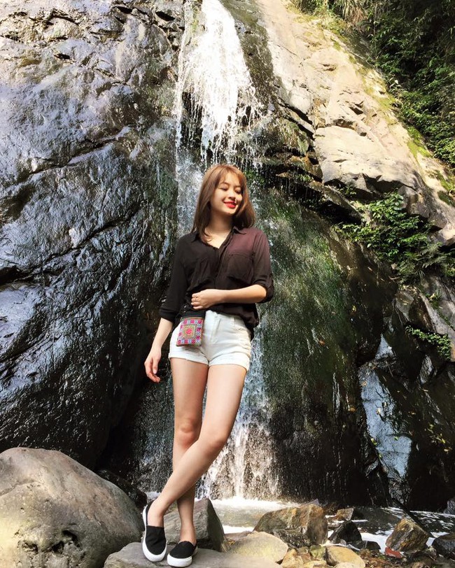 Xuất hiện trong chương tr&igrave;nh khai mạc EURO, c&ocirc; bạn n&agrave;y đ&atilde; g&acirc;y ch&uacute; &yacute; v&igrave; qu&aacute; xinh! - Ảnh 5.