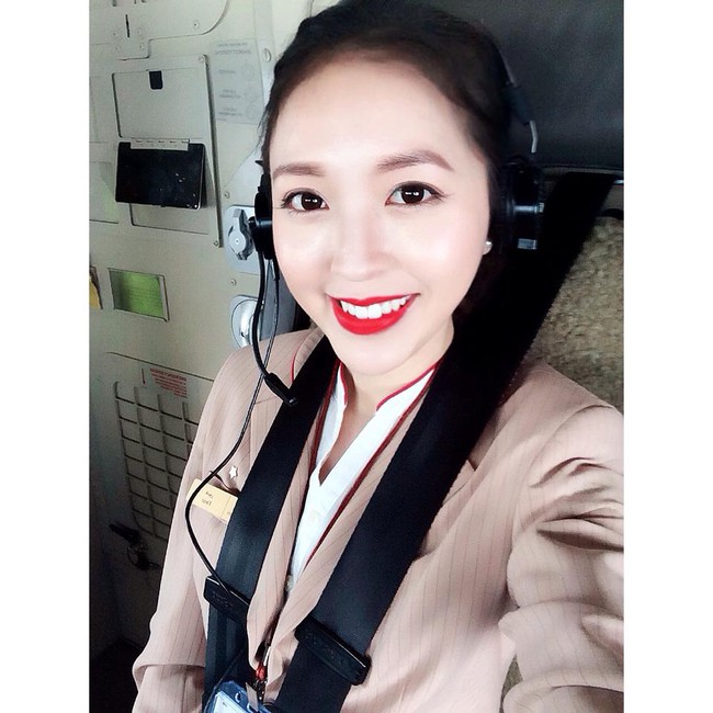 Nụ cười của c&ocirc; nữ tiếp vi&ecirc;n h&agrave;ng kh&ocirc;ng n&agrave;y sẽ khiến bạn chết m&ecirc; chết mệt - Ảnh 4.