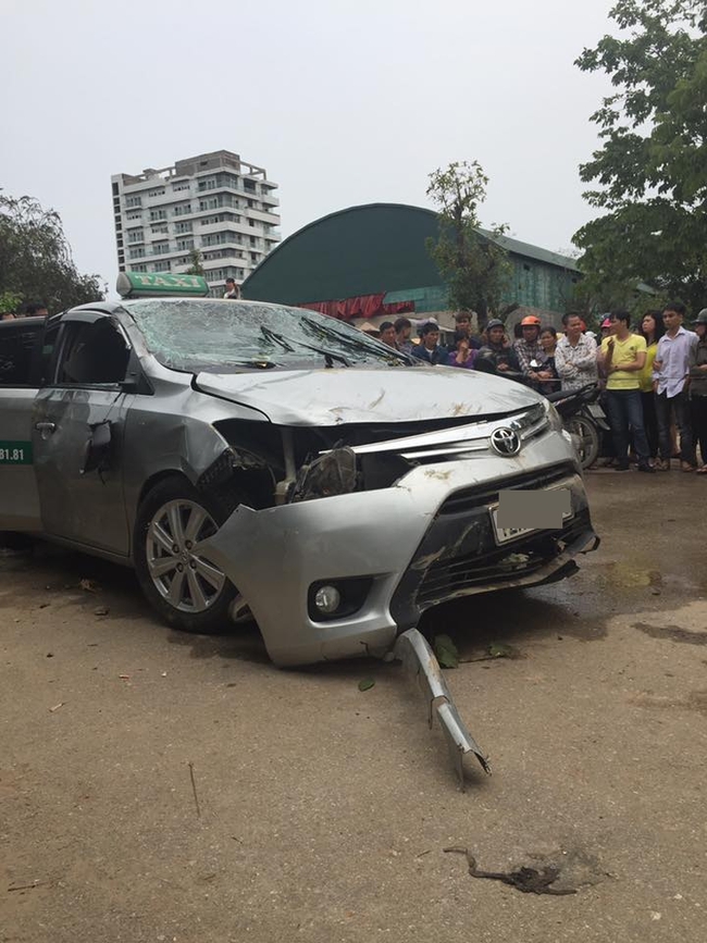 Lạng Sơn: Taxi lao xuống hồ trong đêm, 4 người chết thảm - Ảnh 2.