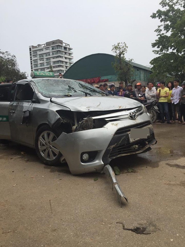 Lạng Sơn: Taxi lao xuống hồ trong đ&ecirc;m, 4 người chết thảm - Ảnh 2.