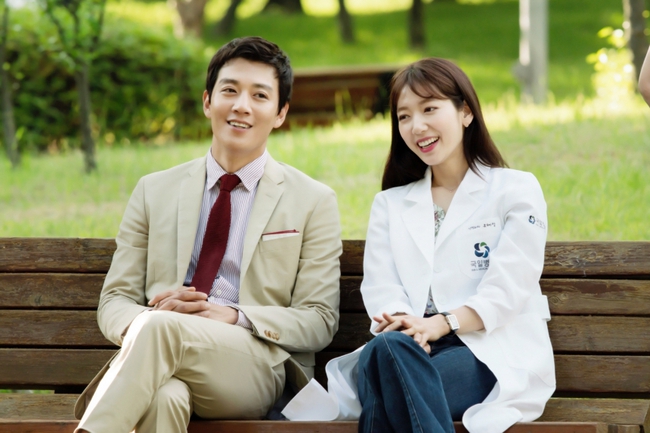 Park Shin Hye “hổ báo” bẻ tay, tung cước trong teaser mới của “Doctors” - Ảnh 15.