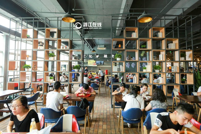 Canteen sạch đẹp như nhà hàng 5 sao của sinh viên Trung Quốc khiến ai cũng phát thèm - Ảnh 3.