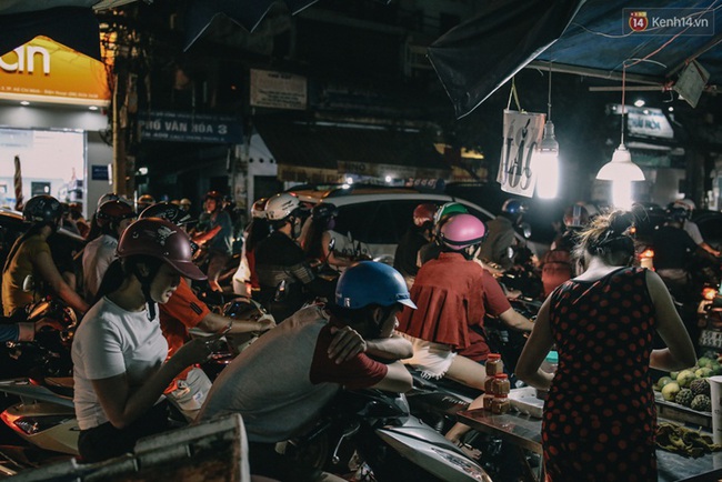 Phát điên, ngộp thở vì cảnh giờ nào cũng kẹt xe, chỗ nào cũng kẹt xe ở Sài Gòn - Ảnh 12.