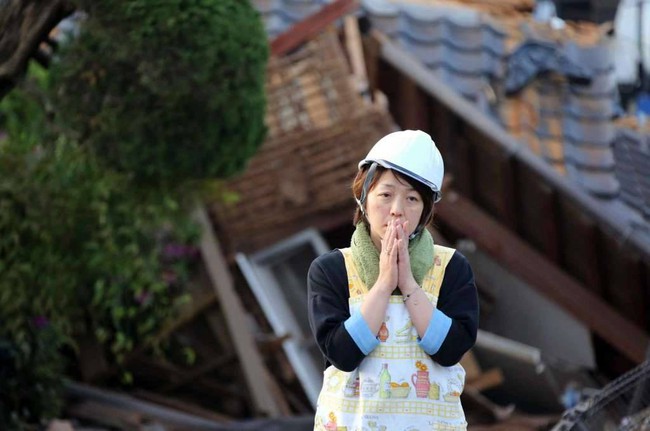 Những nạn nhân được giải cứu bàng hoàng kể lại giây phút bị chôn sống trong trận động đất Nhật Bản - Ảnh 2.