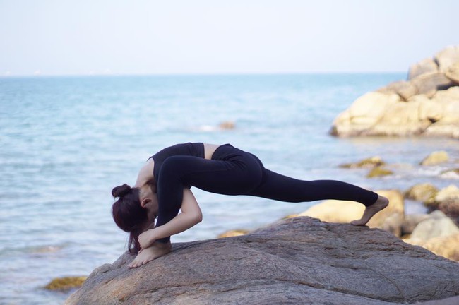 Tập Yoga tại tất cả mọi nơi m&igrave;nh đi qua - c&ocirc; g&aacute;i người Việt n&agrave;y đang truyền cảm hứng cho rất nhiều người! - Ảnh 22.