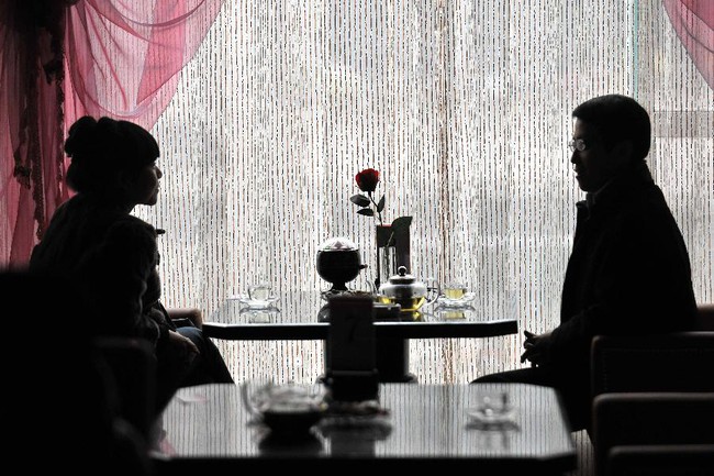 T&ocirc;i muốn ở b&ecirc;n bạn g&aacute;i của m&igrave;nh, n&ecirc;n t&ocirc;i đ&atilde; kết h&ocirc;n với một người đ&agrave;n &ocirc;ng - Ảnh 2.