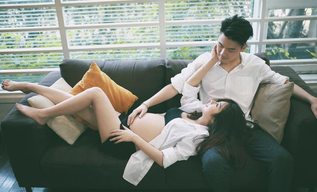Cặp đôi ai cũng thích Trang Lou - Tùng Sơn hạnh phúc báo tin sắp đón con trai đầu lòng  - Ảnh 1.