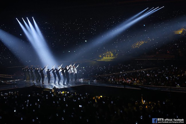 Bangtan Boys (BTS): Bỏ qua chiếc n&ocirc;i d&aacute;t v&agrave;ng, &ocirc;ng lớn đỡ lưng, họ vẫn mạnh mẽ vươn ra thế giới! - Ảnh 4.