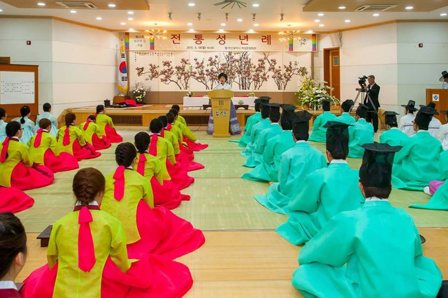 Ch&ugrave;m ảnh: Những c&ocirc; g&aacute;i xinh đẹp trong lễ trưởng th&agrave;nh tại H&agrave;n Quốc - Ảnh 12.