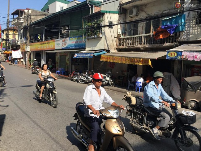 H&agrave; Nội: Thực hư th&ocirc;ng tin mẹ v&agrave;o mua thuốc, con g&aacute;i bị bắt c&oacute;c ở phố H&agrave;m Tử Quan - Ảnh 2.