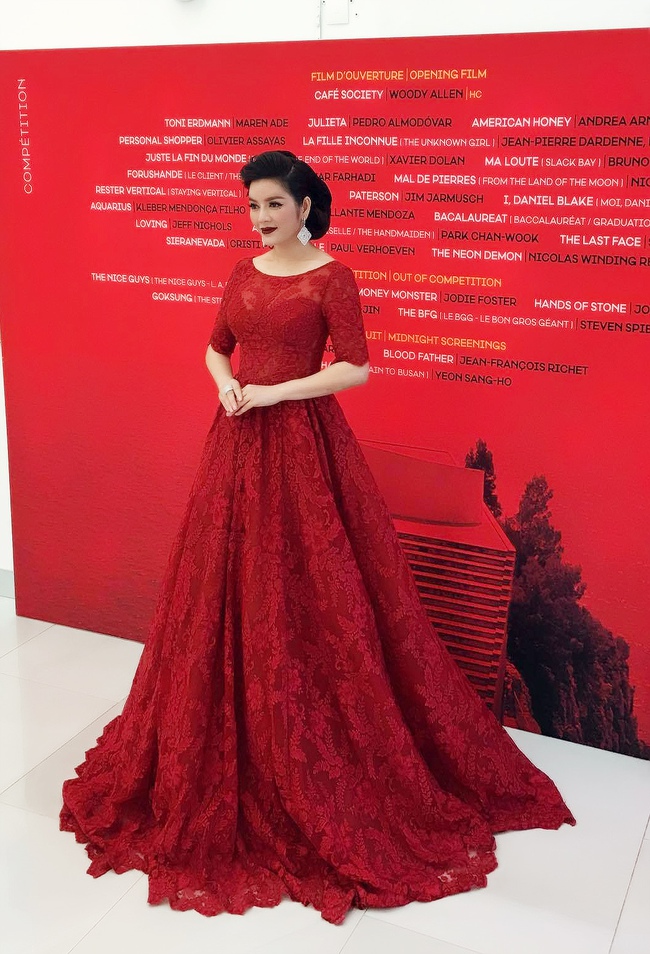 Lý Nhã Kỳ lộng lẫy đi thảm đỏ với siêu mẫu quốc tế, hội ngộ Dương Tử Quỳnh trong sự kiện tại Cannes - Ảnh 19.