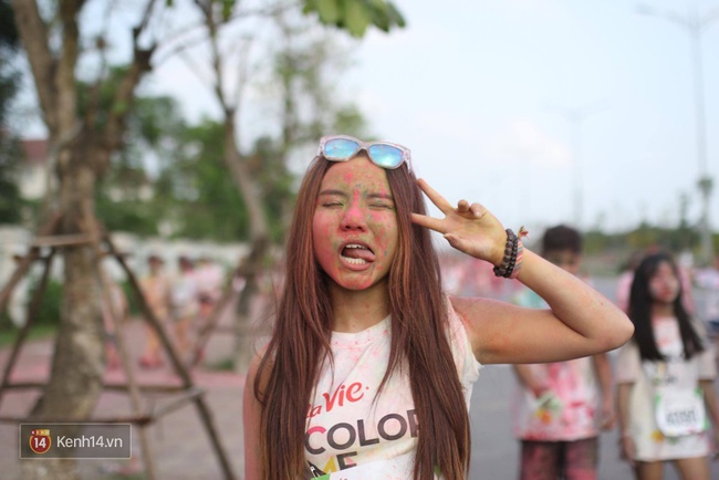 Giới trẻ Hà Nội đã có một buổi chiều quẩy rất nhiệt tại Color me run! - Ảnh 21.