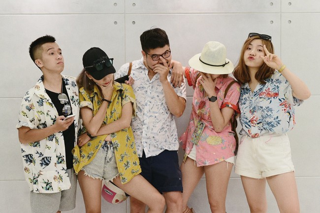 Xu hướng mới của bạn trẻ Việt Nam: Đi du lịch nhóm, mặc đồ cùng tông rồi diễn như tạp chí! - Ảnh 14.