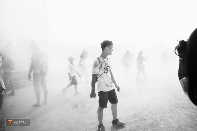 Chùm ảnh: Đi Lavie Color me run Hà Nội, có đôi thì rất vui mà đông bạn bè thì càng đã! - Ảnh 16.