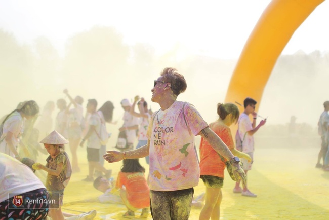 Giới trẻ Hà Nội đã có một buổi chiều quẩy rất nhiệt tại Color me run! - Ảnh 24.