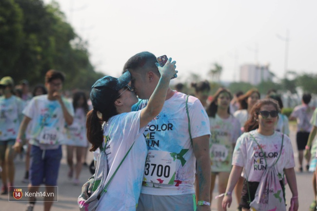 Giới trẻ Hà Nội đã có một buổi chiều quẩy rất nhiệt tại Color me run! - Ảnh 14.