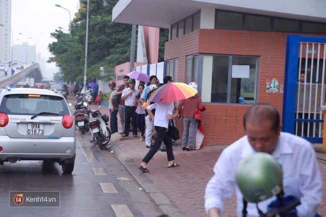 Th&iacute; sinh bước v&agrave;o buổi thi thứ 2 của kỳ thi tuyển sinh lớp 10 - Ảnh 3.