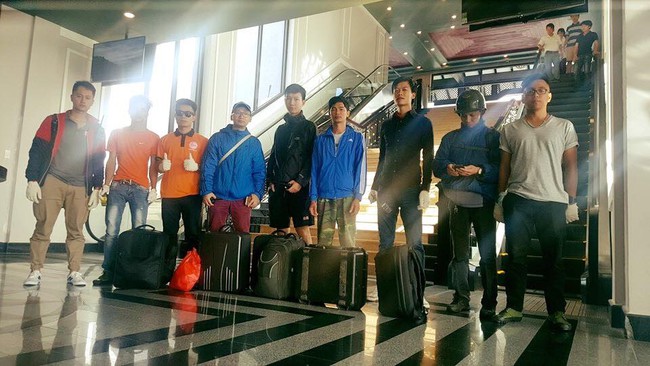 Nh&oacute;m bạn trẻ t&igrave;m kiếm phượt thủ người Anh: Xin lỗi v&igrave; đ&atilde; đến muộn. Chỗ ch&uacute;ng t&ocirc;i chỉ c&aacute;ch cậu 50 m&eacute;t - Ảnh 2.