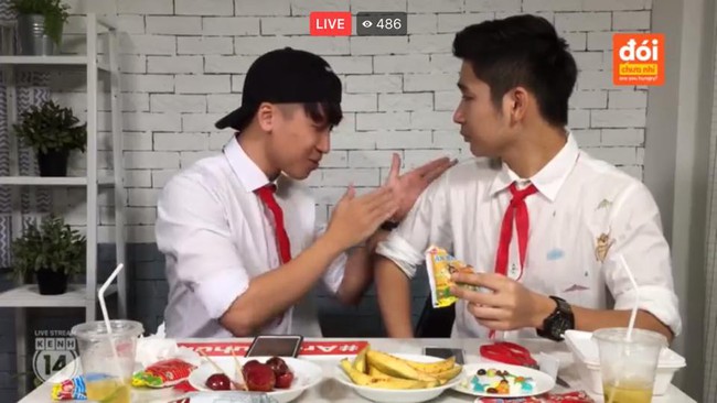 Đói chưa nhỉ? tập 4: Vlogger triệu fan Huy Cung siêu đáng yêu khi liên tục bị ăn kẹo thối - Ảnh 3.
