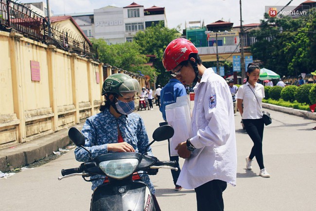 Thí sinh tự tin hoàn thành đề Hóa, chính thức kết thúc ngày thi thứ 3 - Ảnh 24.