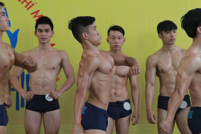 Chưa bao giờ ĐH Hutech (TPHCM) lại c&oacute; nhiều ch&agrave;ng trai 6 m&uacute;i sexy như thế n&agrave;y!  - Ảnh 3.