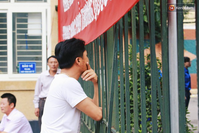 Ng&agrave;y thi thứ 3 với m&ocirc;n Địa l&yacute;: Nhiều th&iacute; sinh ra sớm - Ảnh 11.