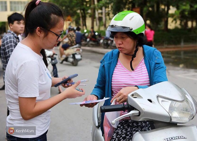 Sáng nay, gần 900.000 thí sinh bước vào buổi thi THPT Quốc gia đầu tiên - Ảnh 47.