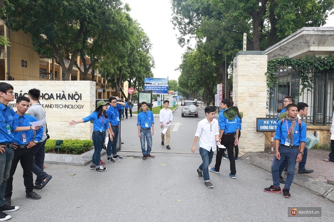 Th&iacute; sinh kết th&uacute;c buổi thi m&ocirc;n Văn, nhiều người bất ngờ v&igrave; đo&aacute;n sai đề - Ảnh 5.