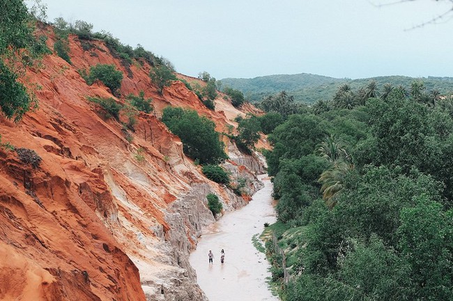 Bộ ảnh: Cảnh sắc Việt Nam xuất hiện tuyệt đẹp tr&ecirc;n trang du lịch nổi tiếng ở Th&aacute;i Lan - Ảnh 6.