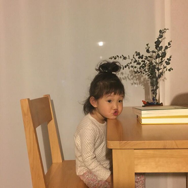 Cô bé Hàn Quốc với loạt biểu cảm đáng yêu xuất sắc này đang gây bão khắp mạng xã hội - Ảnh 4.