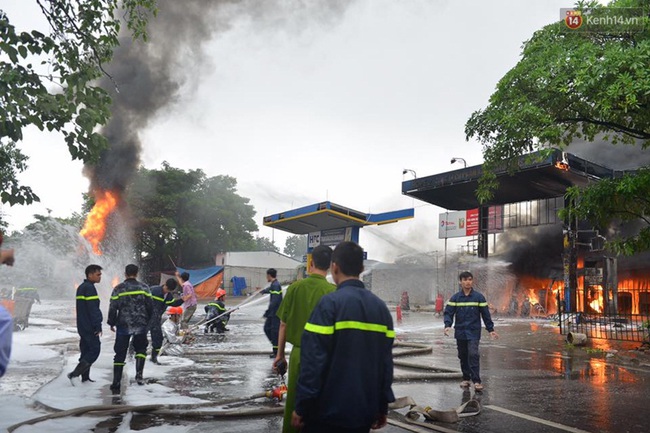 Hà Nội: Cháy dữ dội tại cây xăng ở chợ đầu mối Hoàng Mai - Ảnh 10.