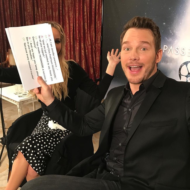 Tình tứ trong Passengers, nhưng Chris Pratt - Jennifer Lawrence ngoài đời lại troll nhau thật bá đạo! - Ảnh 6.