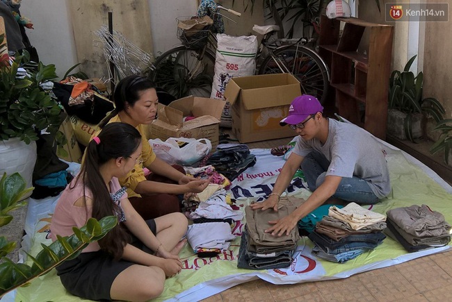 Quầy áo quần miễn phí ở Quảng Nam: Cũ người mới ta và tình thương lan tỏa - Ảnh 2.