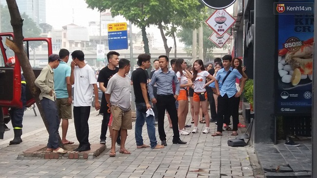 Hà Nội: Cháy lớn ở beer club Vuvuzela Nguyễn Khánh Toàn - Ảnh 5.