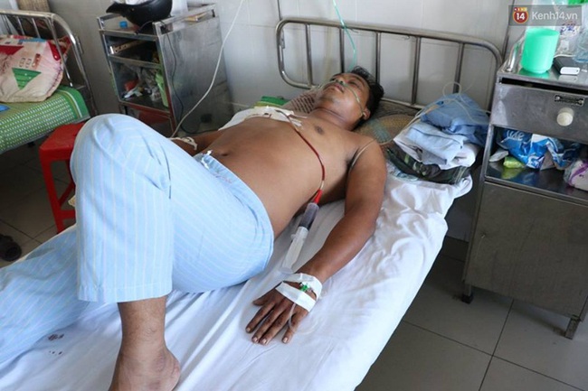 Nghệ An: Tranh gi&agrave;nh kh&aacute;ch, một t&agrave;i xế bị đồng nghiệp truy s&aacute;t - Ảnh 1.