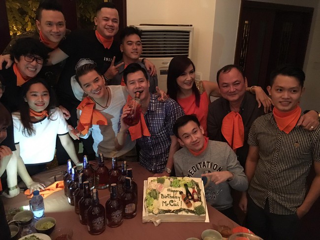 Đ&agrave;m Vĩnh Hưng trầm trồ trước căn nh&agrave; đẹp như resort của Quang Dũng - Ảnh 12.