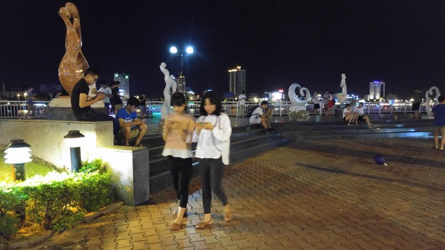Mới mở cửa ở Việt Nam 1 ngày, người người nhà nhà đã rủ nhau bắt Pokémon GO ở khắp nơi rồi đây này! - Ảnh 22.