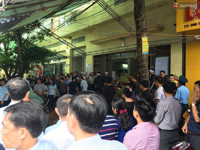 Bộ trưởng Bộ Công an viếng đám tang Bí thư, Chủ tịch HĐND tỉnh Yên Bái - Ảnh 5.