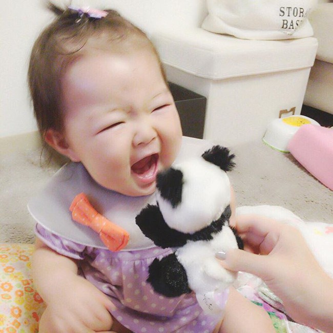 C&ocirc; b&eacute; Nhật mũm mĩm vừa ngủ vừa ăn khiến d&acirc;n mạng xu&yacute;t xoa v&igrave; qu&aacute; đ&aacute;ng y&ecirc;u - Ảnh 6.