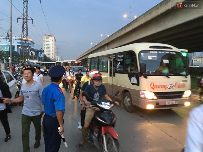 Hà Nội: Xử phạt xe khách 29 chỗ chở 39 người về quê dịp lễ 2/9 - Ảnh 1.