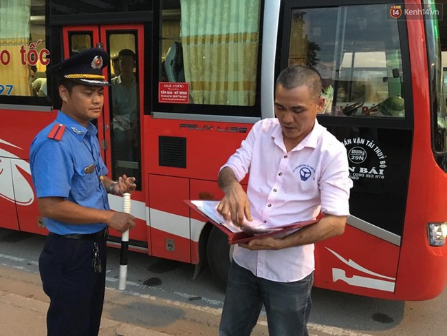 Hà Nội: Xử phạt xe khách 29 chỗ chở 39 người về quê dịp lễ 2/9 - Ảnh 2.