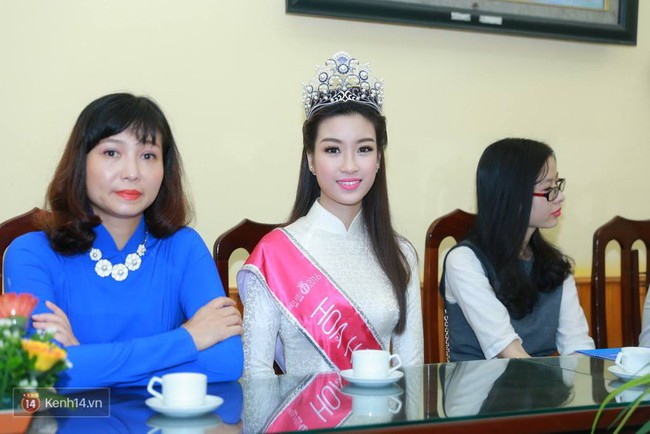 Hoa hậu Mỹ Linh xuất hiện rạng rỡ  tham dự lễ khai giảng tại trường Việt Đức - Ảnh 5.