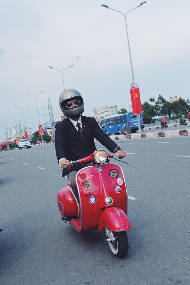 Nguyên dàn mặc chất, cưỡi vespa cổ trên phố Sài Gòn: Quá nhiều cái đẹp trong một tấm hình! - Ảnh 15.