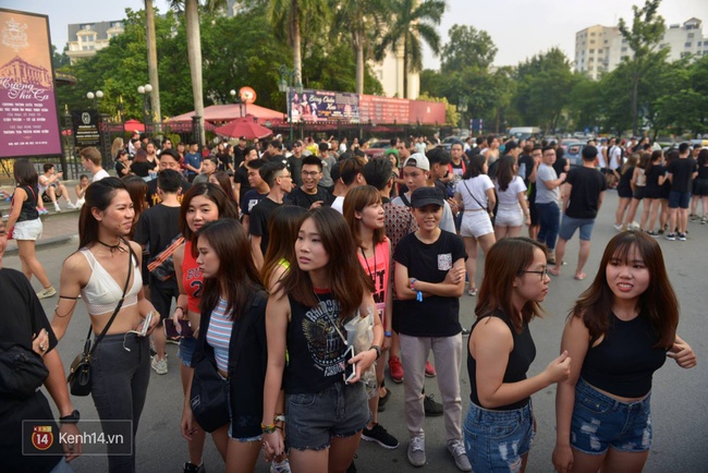 Ngập tràn trai xinh gái đẹp đang quẩy hết mình tại show Martin Garrix tối nay! - Ảnh 34.