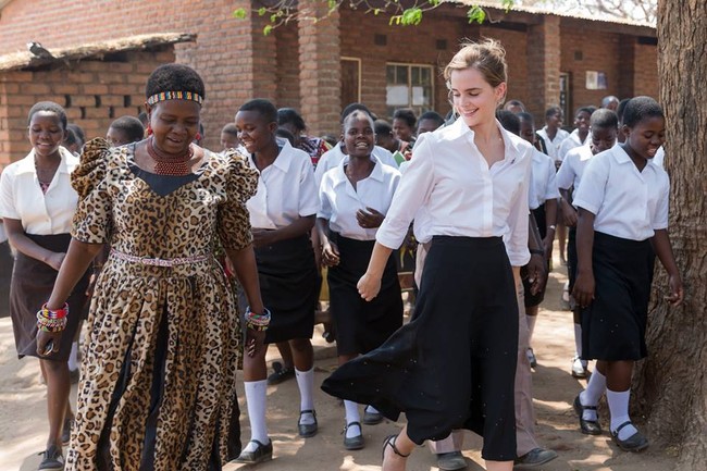 Giữa showbiz thị phi, Emma Watson vẫn đẹp như thiên thần từ ngoại hình đến nhân cách - Ảnh 14.