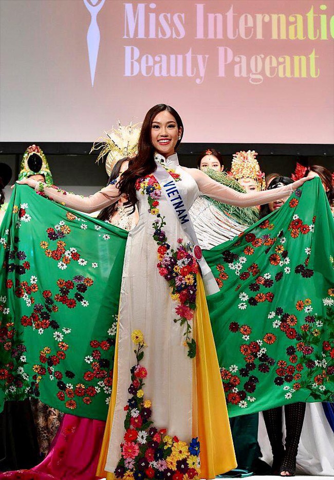 Chỉ vừa bắt đầu vài ngày, đại diện Việt Nam - Phương Linh đã giành danh hiệu tại Hoa hậu Quốc tế 2016 - Ảnh 3.