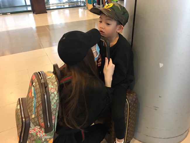 Hồ Ngọc H&agrave; hủy show, đưa Su Beo về qu&ecirc; Quảng B&igrave;nh cứu trợ đồng b&agrave;o chịu thi&ecirc;n tai - Ảnh 7.