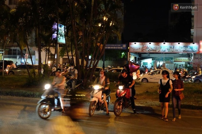 Chùm ảnh: Tắc đường kinh hoàng vào giờ tan tầm ở Hà Nội  - Ảnh 7.
